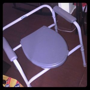 I’m selling a seat toilet